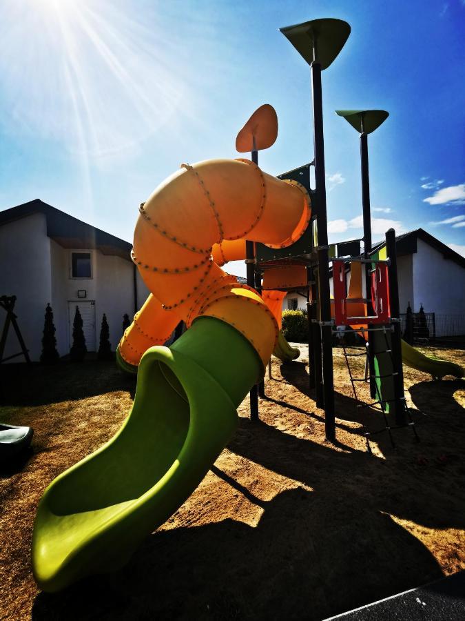 Domki I Pokoje Baltimor Grzybowo  Buitenkant foto