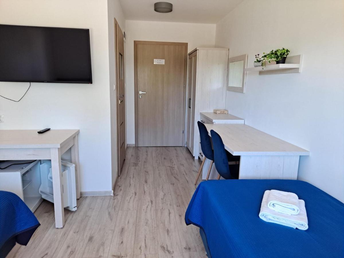 Domki I Pokoje Baltimor Grzybowo  Kamer foto