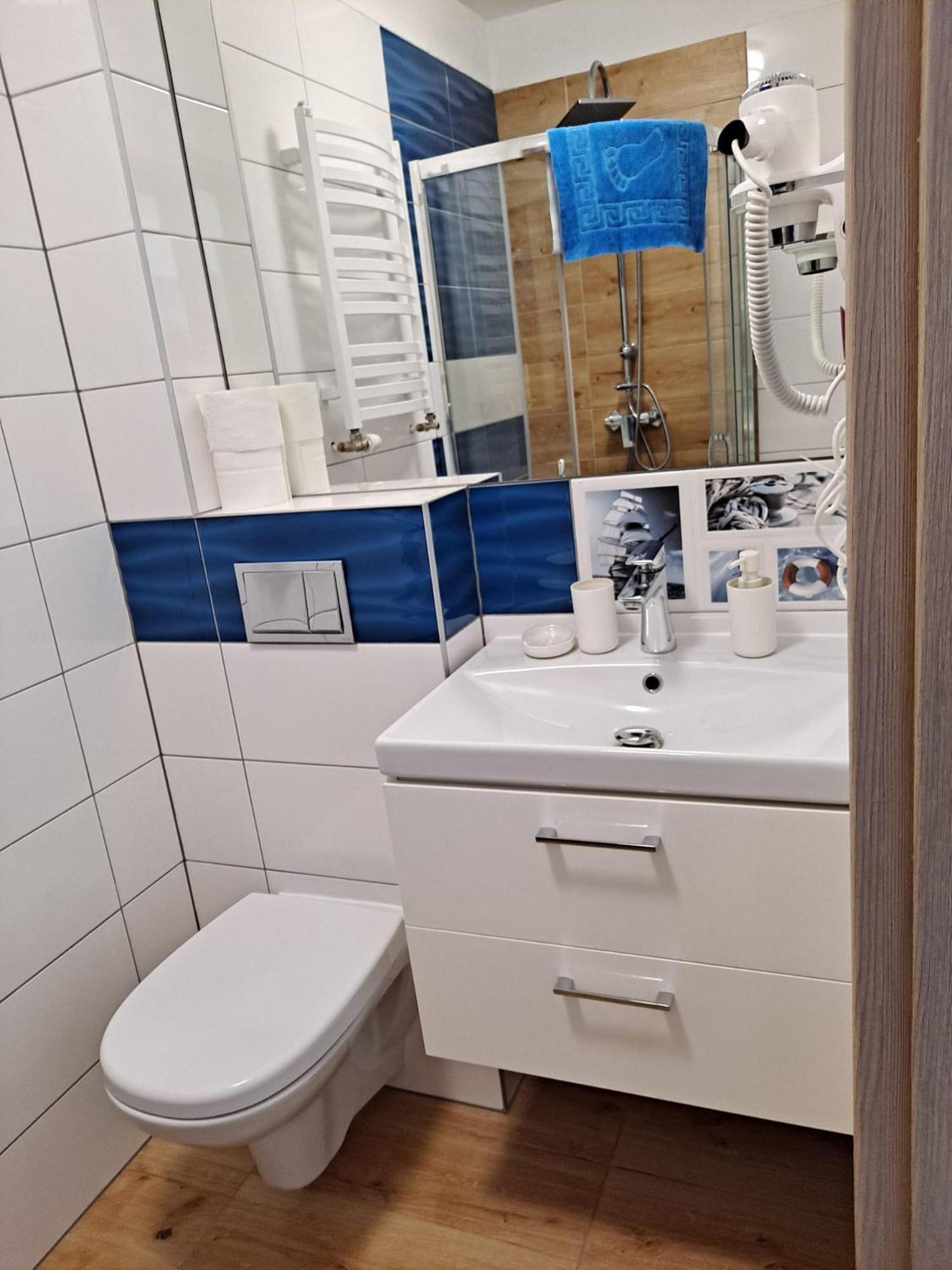 Domki I Pokoje Baltimor Grzybowo  Kamer foto